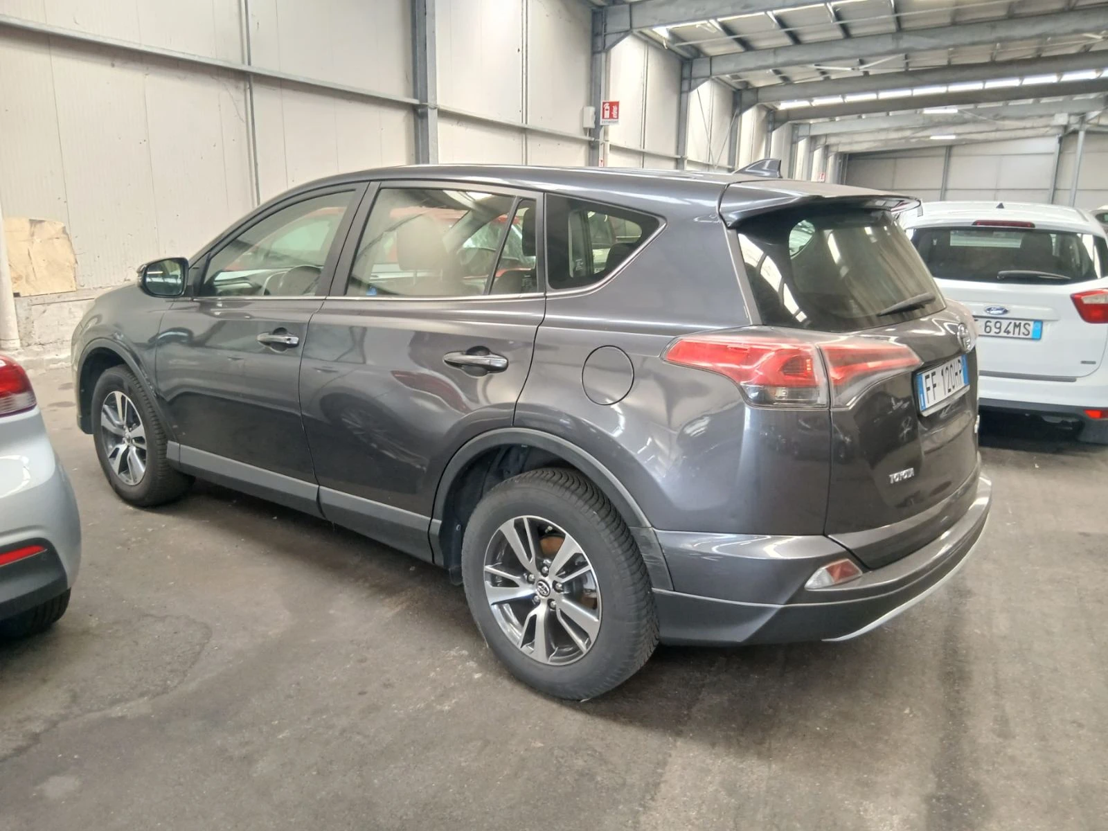 Toyota Rav4 2.0D 143к.с 6 Скорости 2WD, снимка 5 - Автомобили и джипове - 55904681