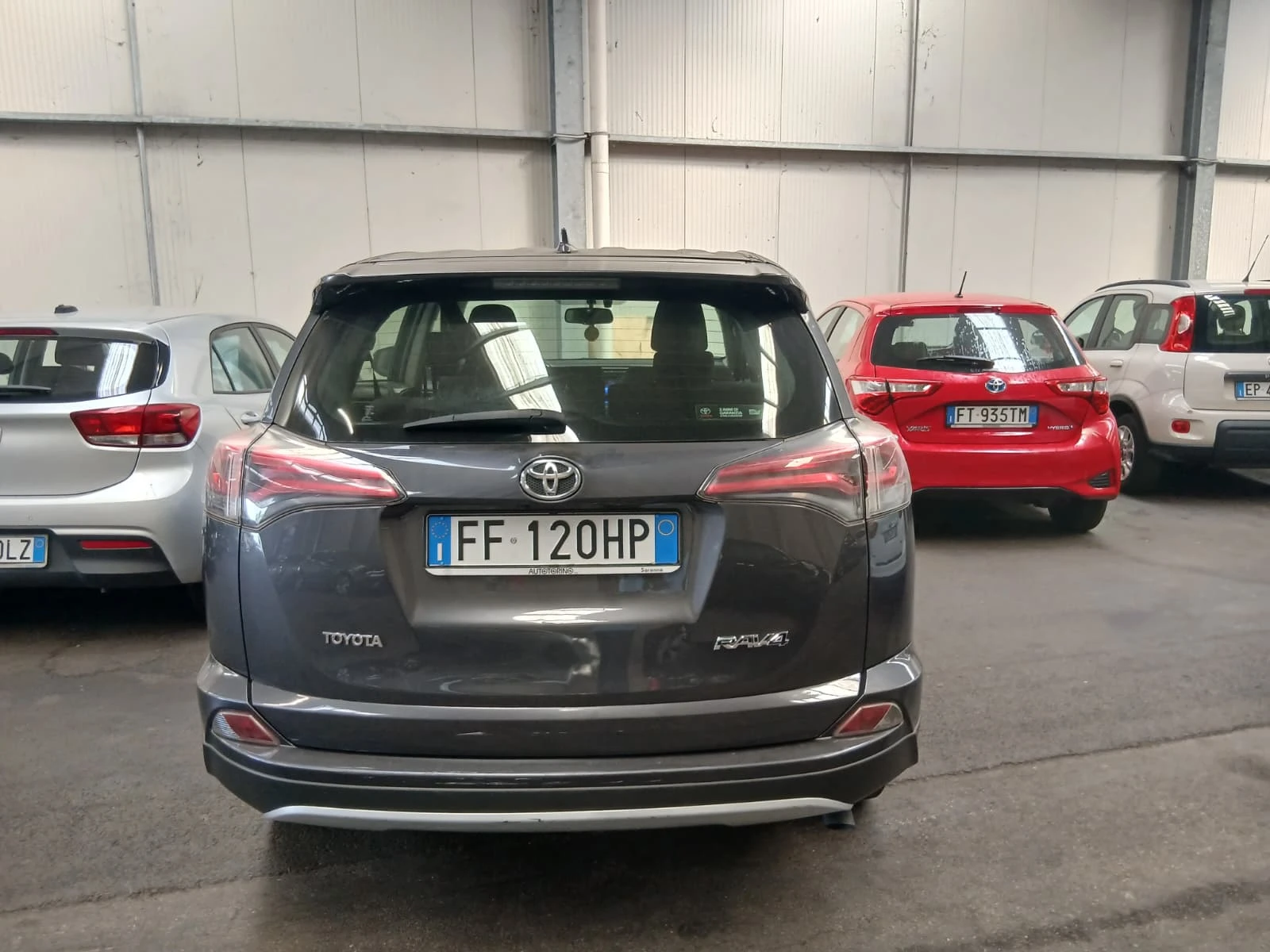 Toyota Rav4 2.0D 143к.с 6 Скорости 2WD, снимка 3 - Автомобили и джипове - 55904681