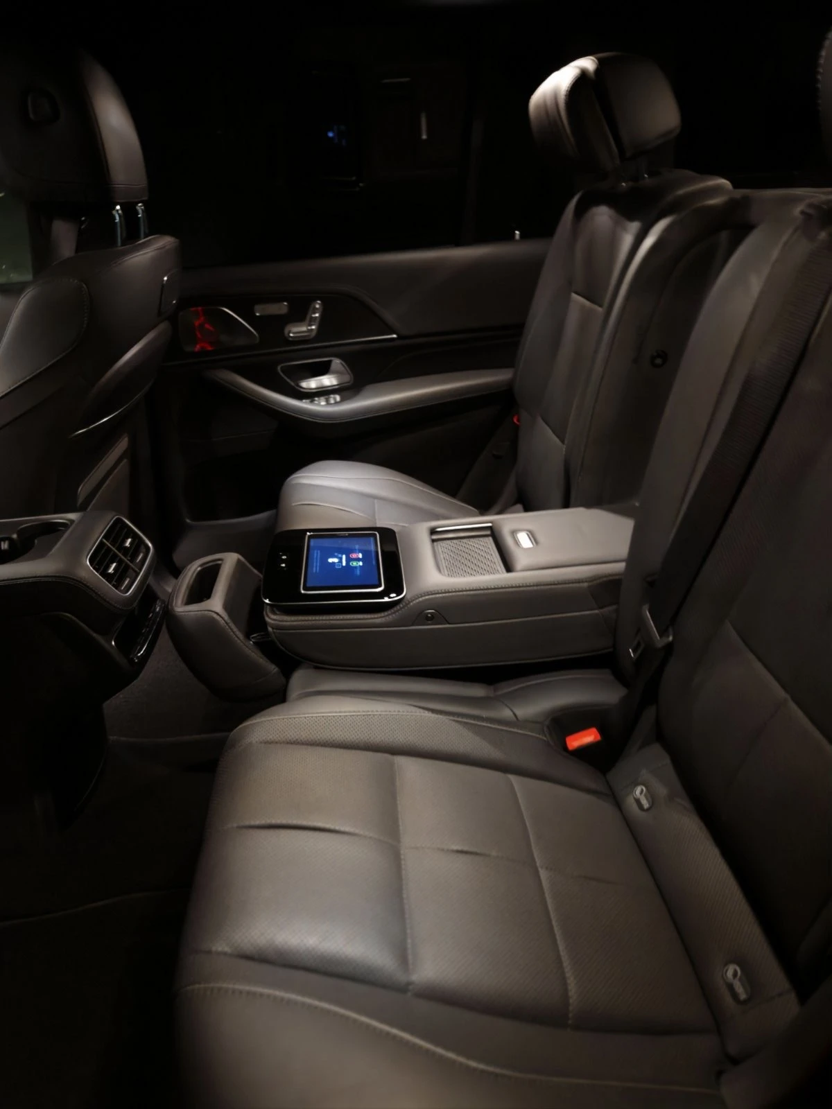 Mercedes-Benz GLS580, снимка 14 - Автомобили и джипове - 56741883