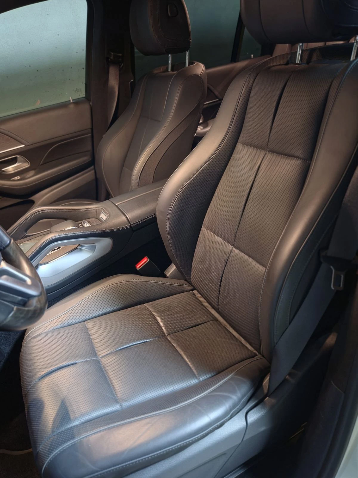 Mercedes-Benz GLS580, снимка 10 - Автомобили и джипове - 56741883