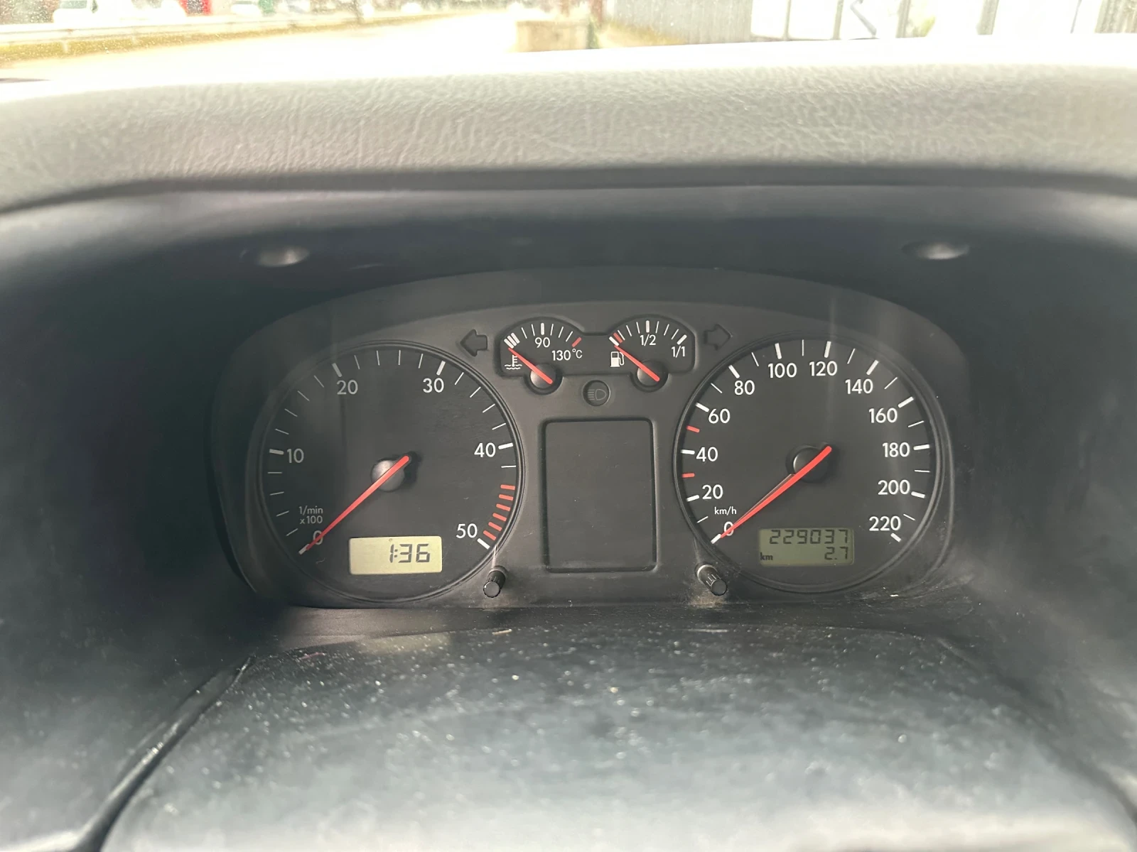 VW Caravelle 2.5 TDI - изображение 6