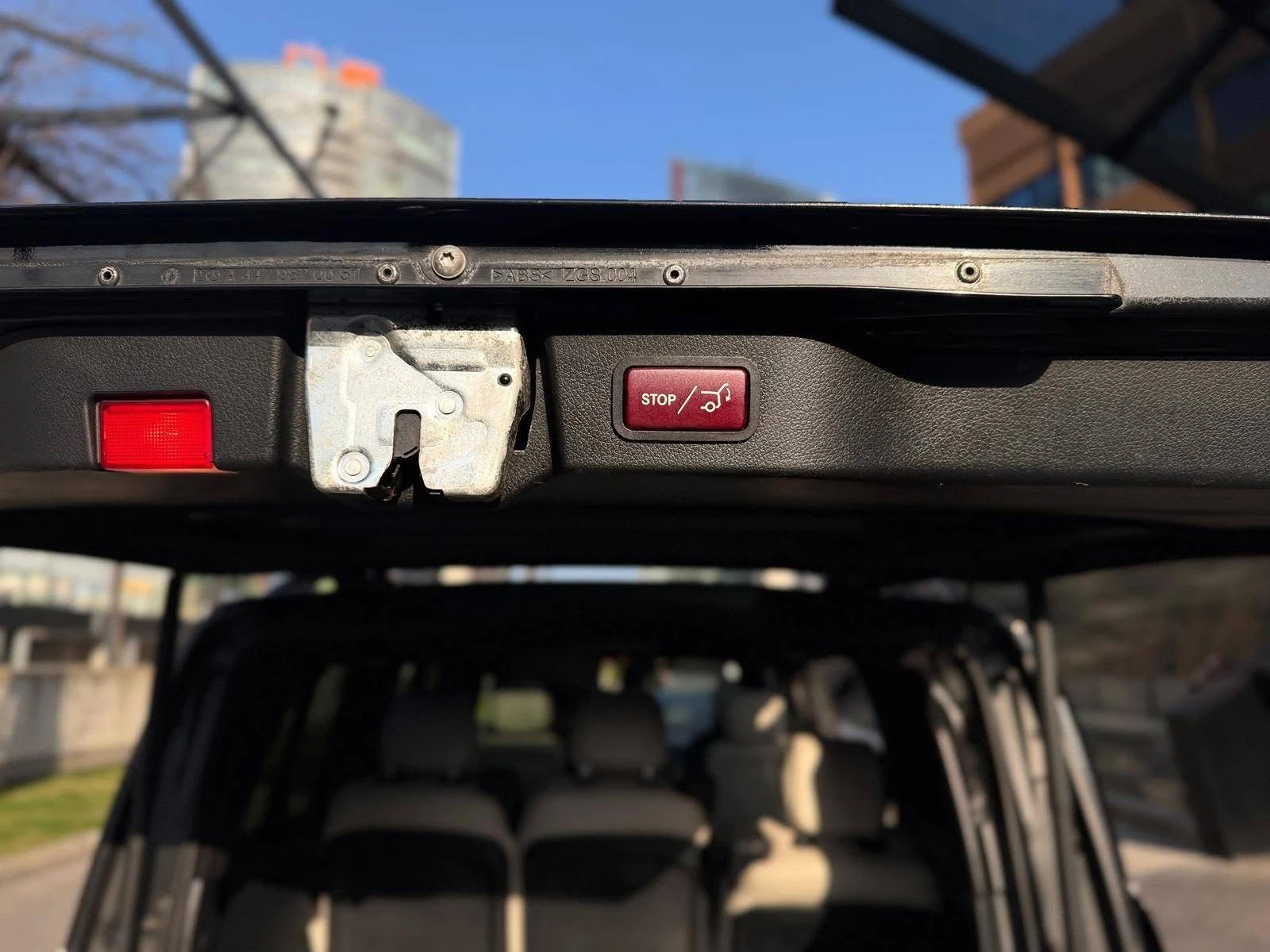 Mercedes-Benz V 250 D 7+ 1 VIP FULL AMG LINE ПАНО ЛИЗИНГ 100%, снимка 17 - Бусове и автобуси - 53892333