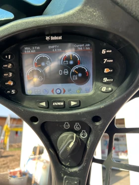 Мини челни товарачи Bobcat S570, снимка 11