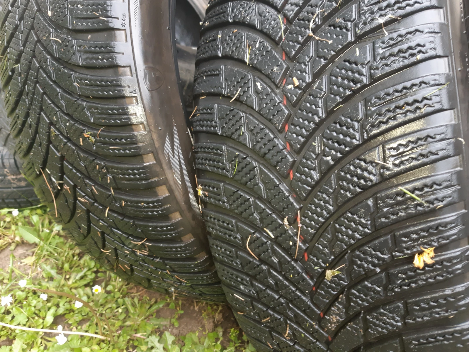 Гуми Всесезонни 225/45R19, снимка 3 - Гуми и джанти - 54987571