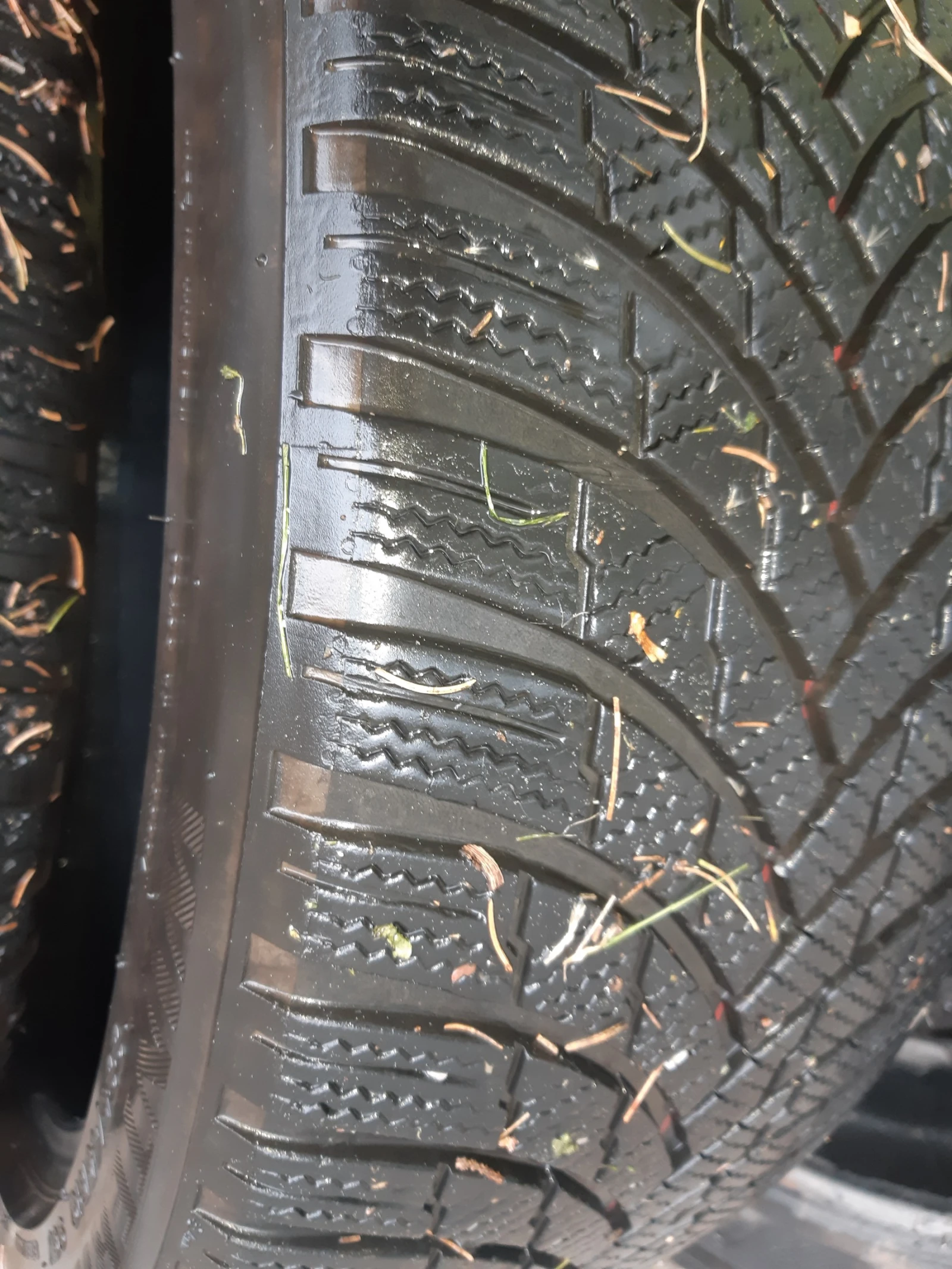 Гуми Всесезонни 225/45R19, снимка 6 - Гуми и джанти - 54987571
