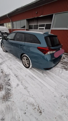 Toyota Auris Hybrid , снимка 2