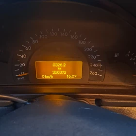 Mercedes-Benz C 200, снимка 2