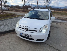 Toyota Corolla verso 2.2 d4d, снимка 1