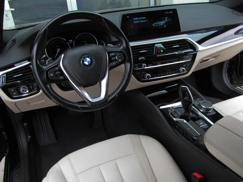 BMW 520 G30/LUXURY LINE, снимка 9 - Автомобили и джипове - 42472355