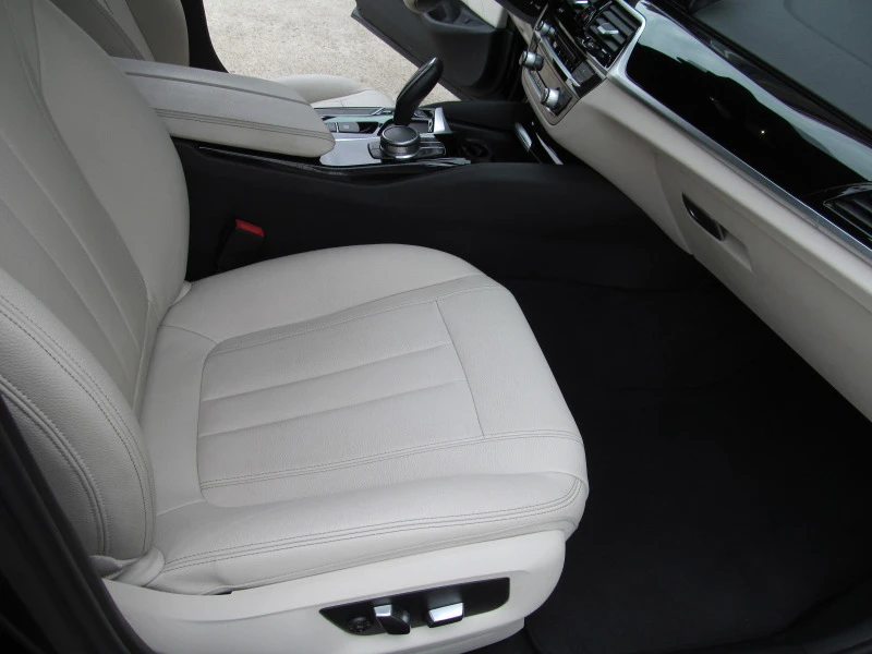 BMW 520 G30/LUXURY LINE, снимка 12 - Автомобили и джипове - 42472355