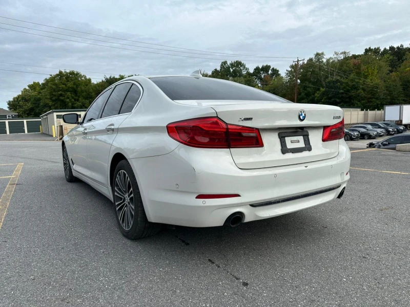 BMW 530 xDrive* Headup* Harman Kardon* CarPlay* 360, снимка 5 - Автомобили и джипове - 47536505