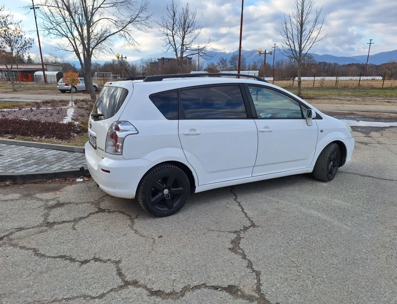 Toyota Corolla verso 2.2 d4d, снимка 6 - Автомобили и джипове - 49347512