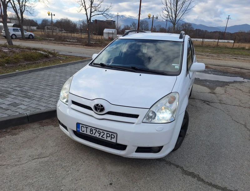 Toyota Corolla verso 2.2 d4d, снимка 1 - Автомобили и джипове - 49347512