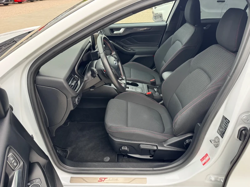 Ford Focus ST-LINE 1.5TDCI FULL, снимка 10 - Автомобили и джипове - 51151369
