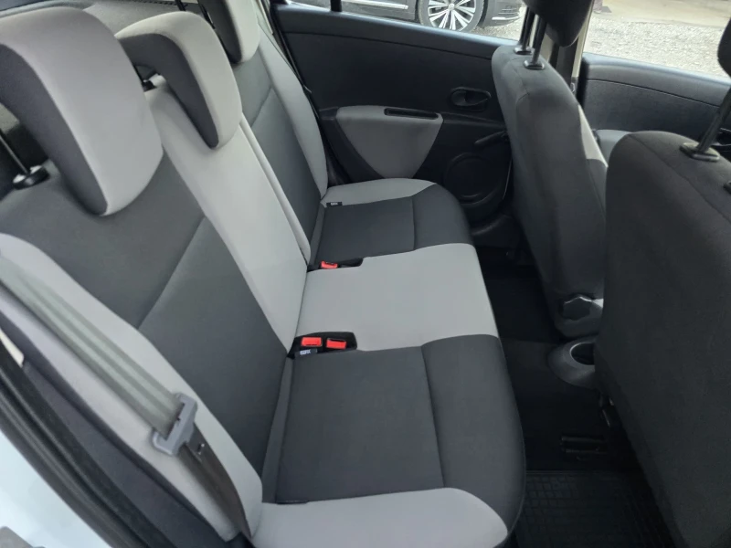 Renault Clio 1.2i FACELIFT , снимка 9 - Автомобили и джипове - 52300110