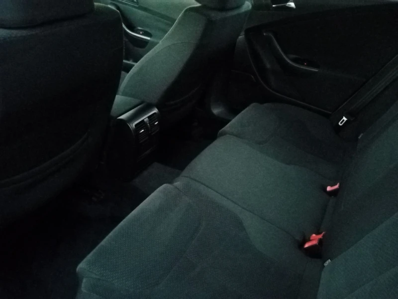 VW Passat 1.9 TDI 105kc., снимка 12 - Автомобили и джипове - 52495696