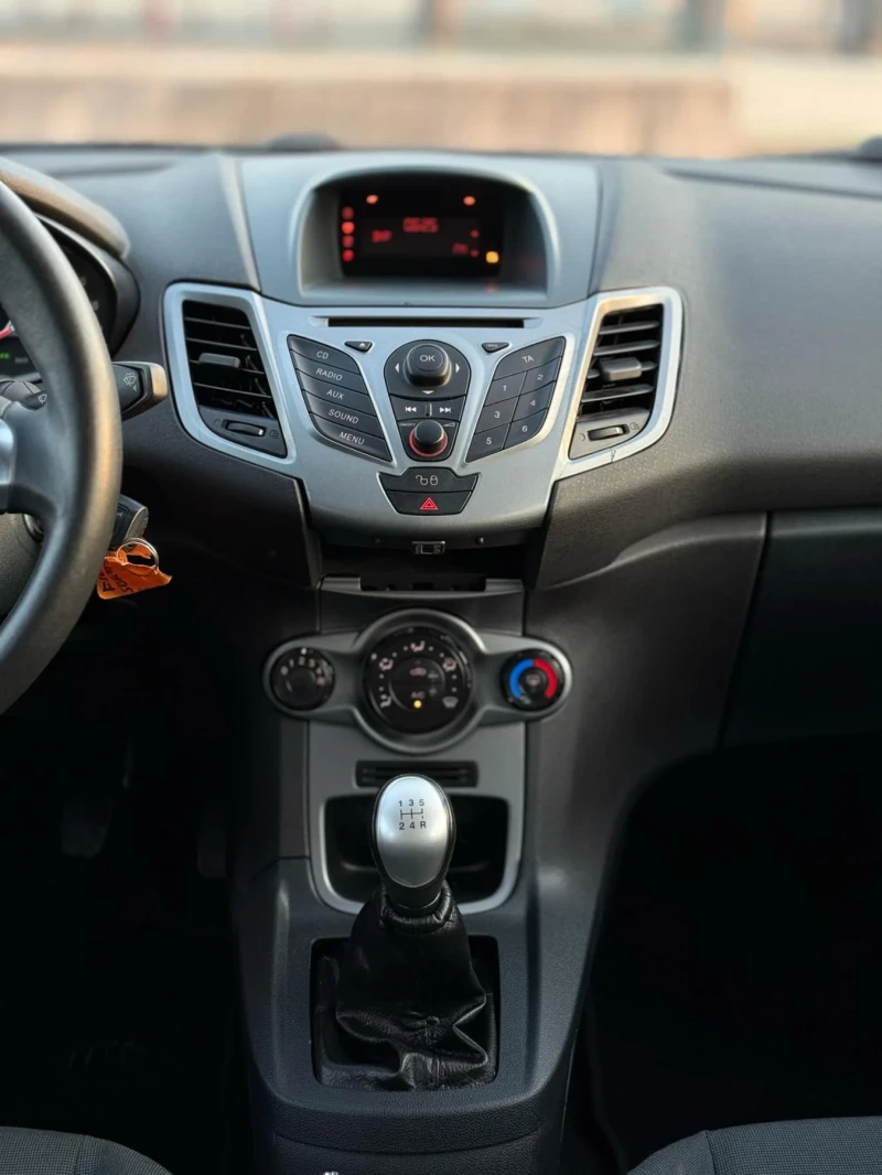Ford Fiesta 1.4TDCI A/C, снимка 11 - Автомобили и джипове - 52953020