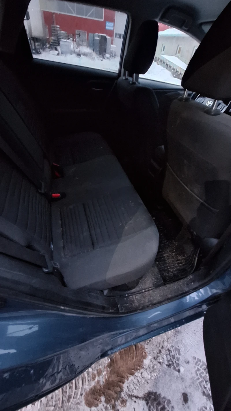 Toyota Auris Hybrid , снимка 7 - Автомобили и джипове - 53193351