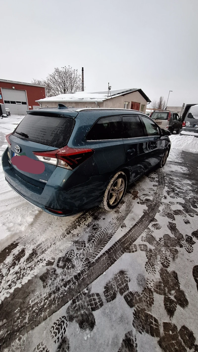 Toyota Auris Hybrid , снимка 3 - Автомобили и джипове - 53193351