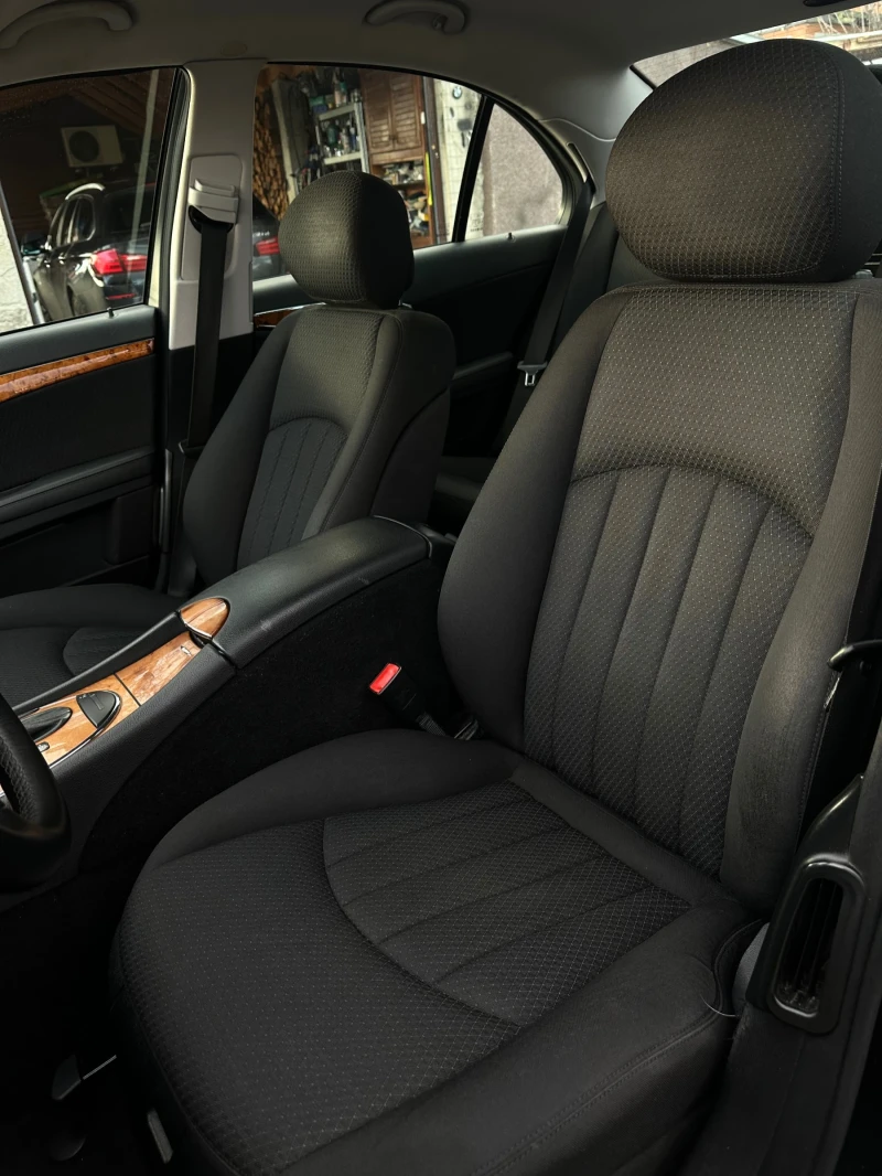 Mercedes-Benz E 280 4MATIC FACELIFT TOP, снимка 10 - Автомобили и джипове - 53285188