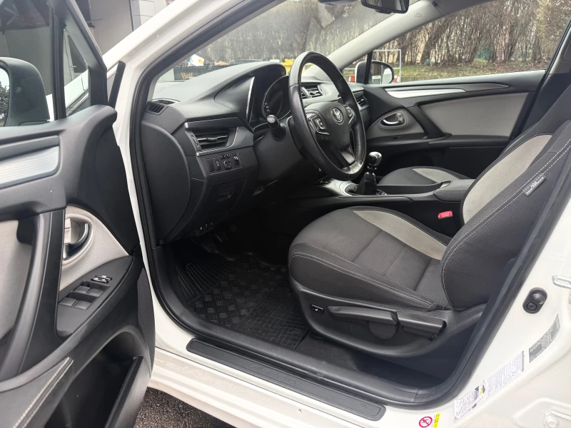 Toyota Avensis, снимка 11 - Автомобили и джипове - 53601362