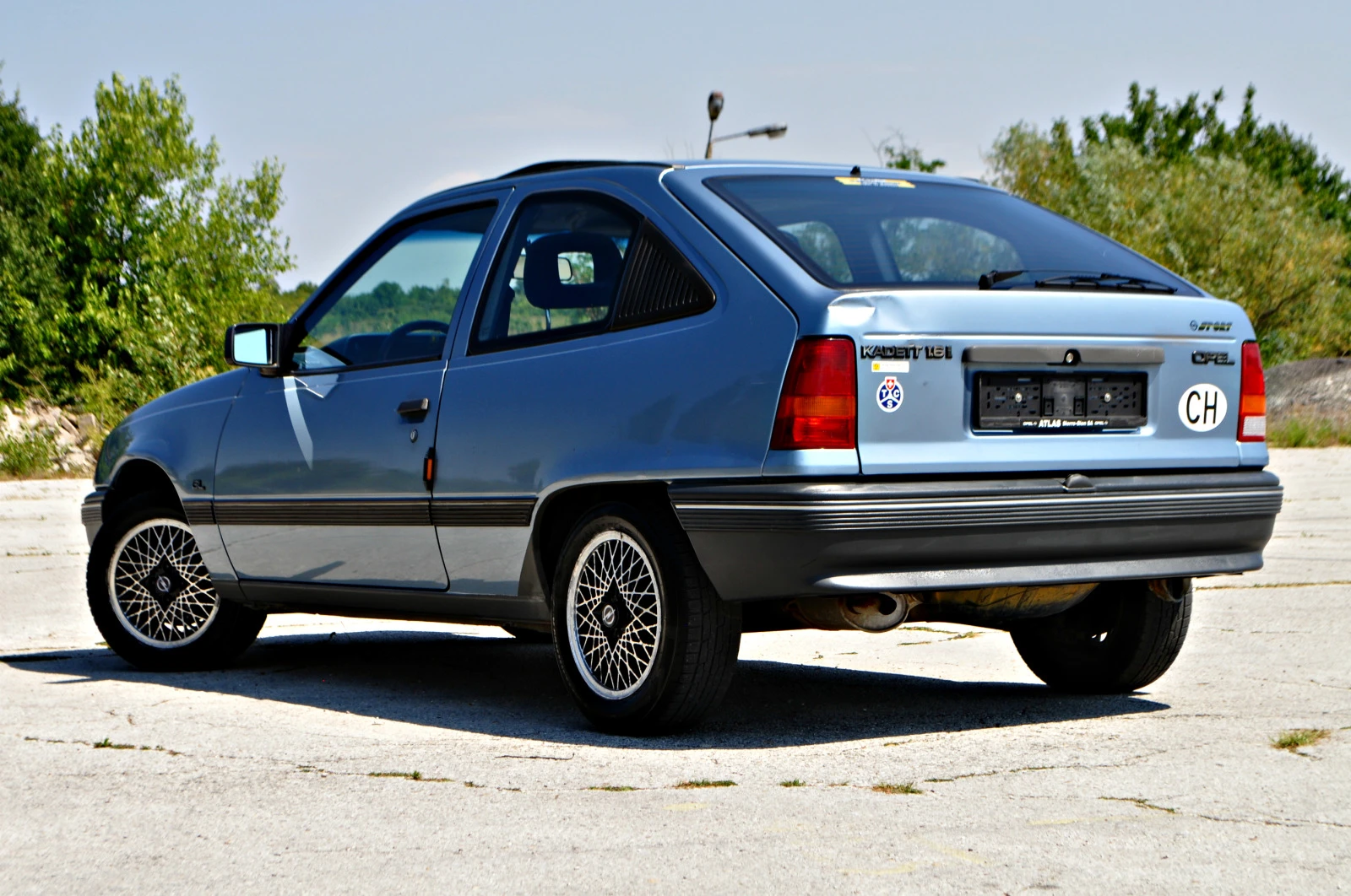 Opel Kadett 1.6 GL Automat УНИКАТ Швейцария - изображение 4