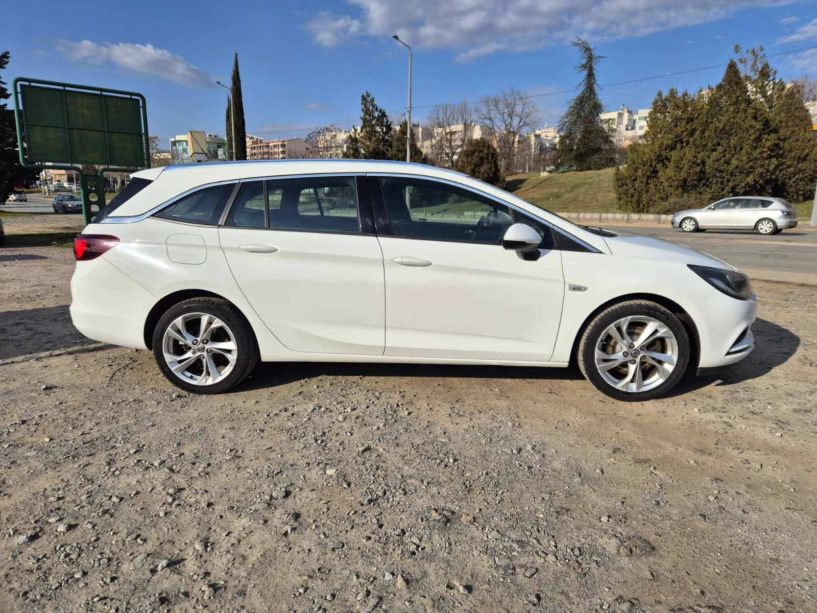 Opel Astra sport tourer - изображение 6