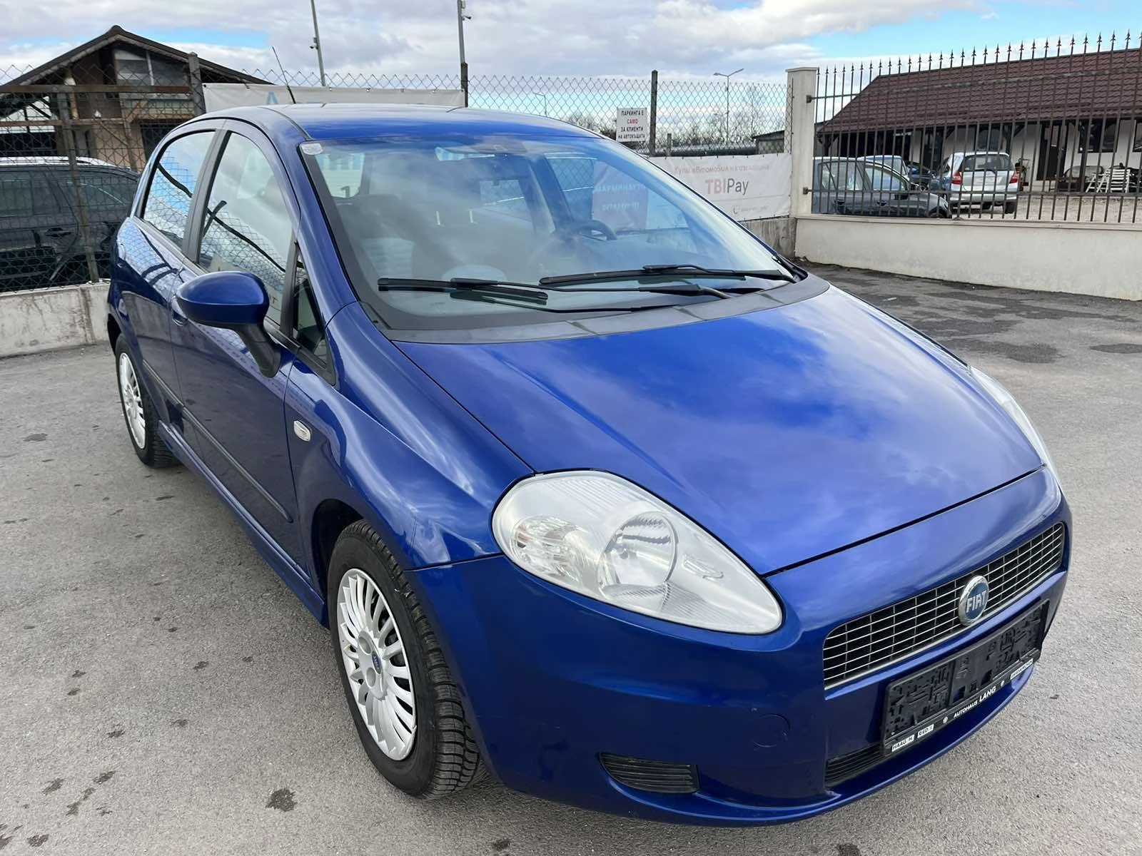 Fiat Punto GRANDE 1.3I 65кс EURO 4 КЛИМАТИК - изображение 3