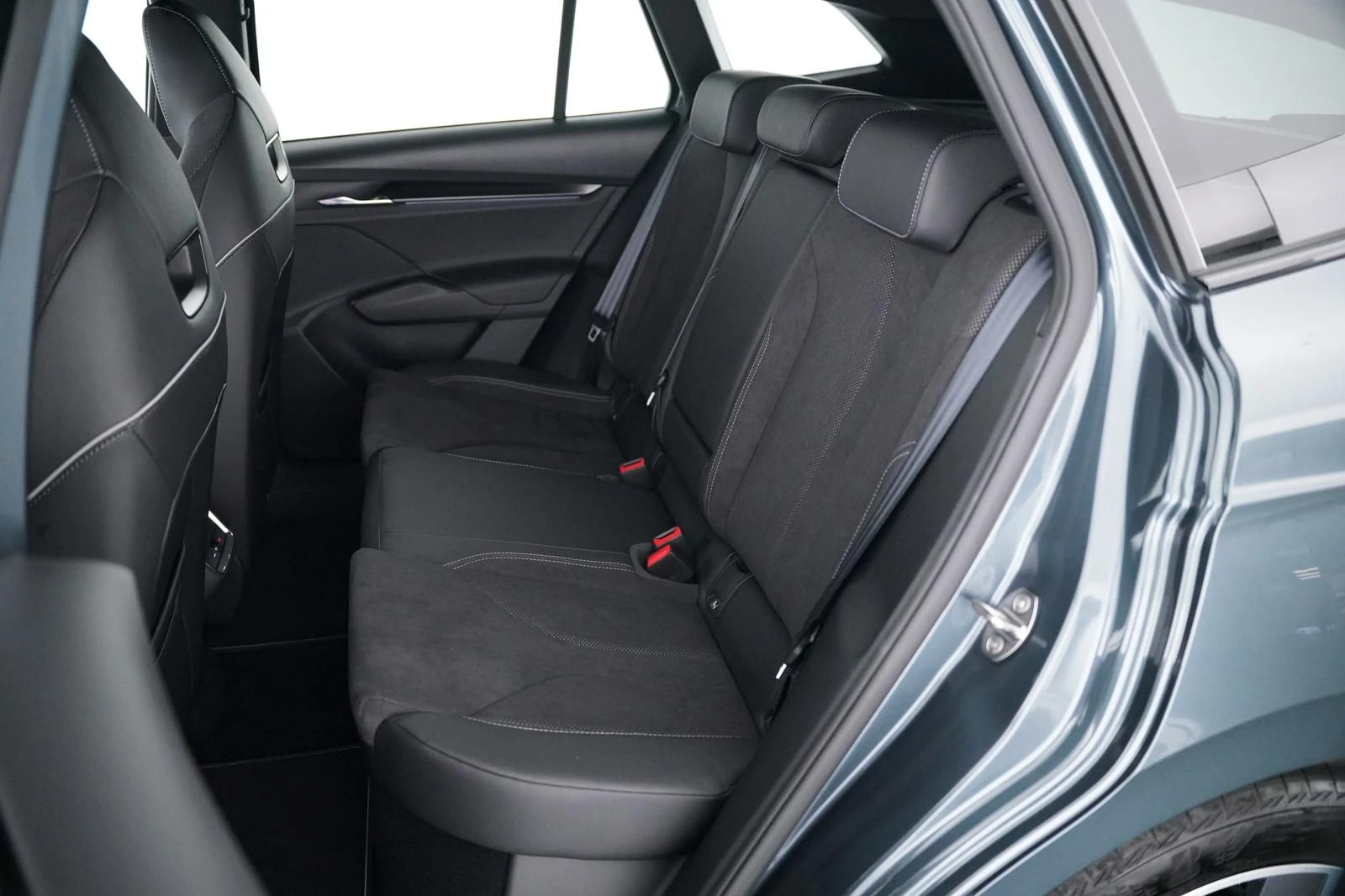 Skoda Enyaq IV60/179HP/SPORTLINE/CAM/AMBI/LED/NAVI/KLESS/576v - изображение 9