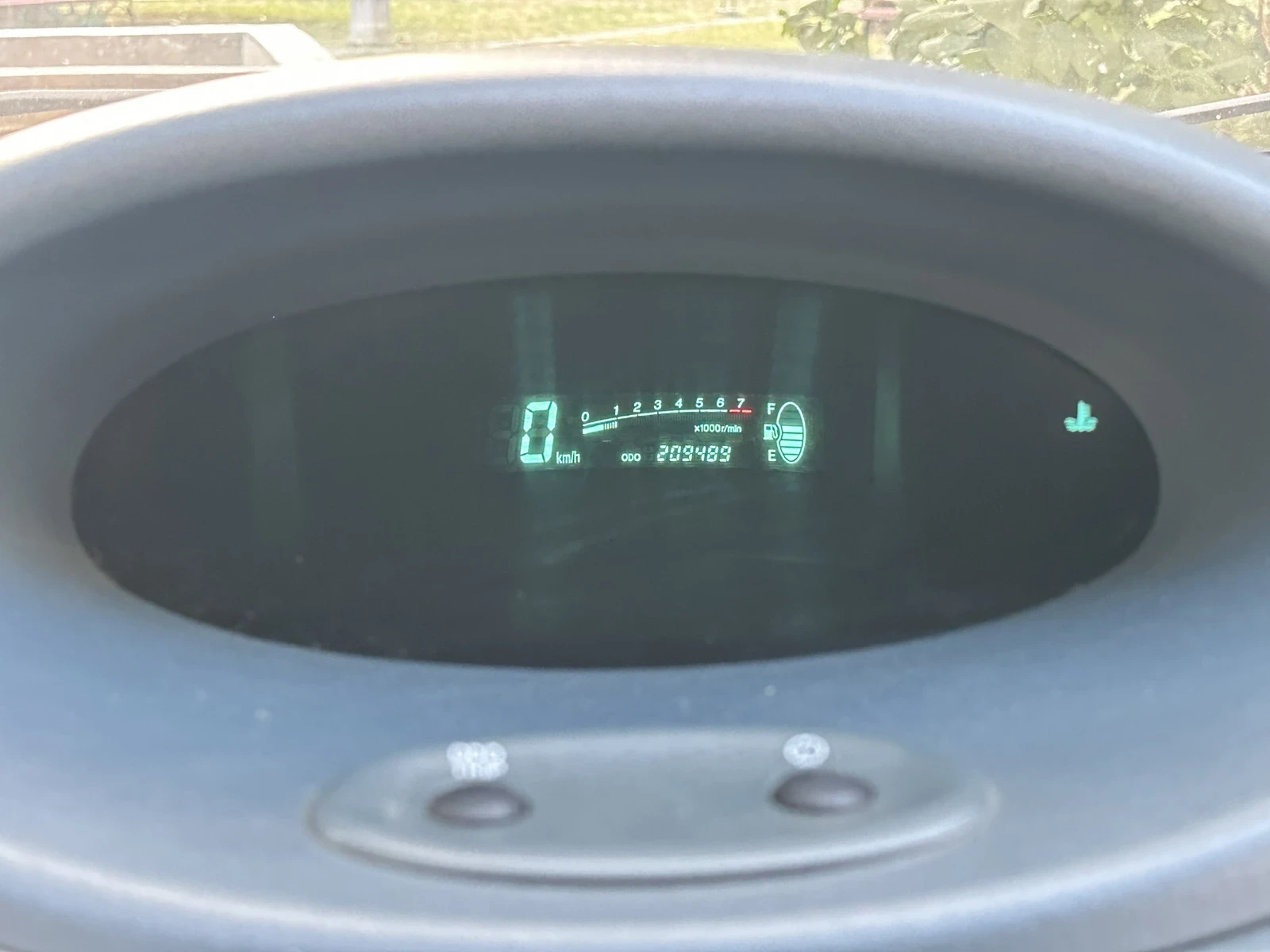 Toyota Yaris 1.0 vvt-i - изображение 6