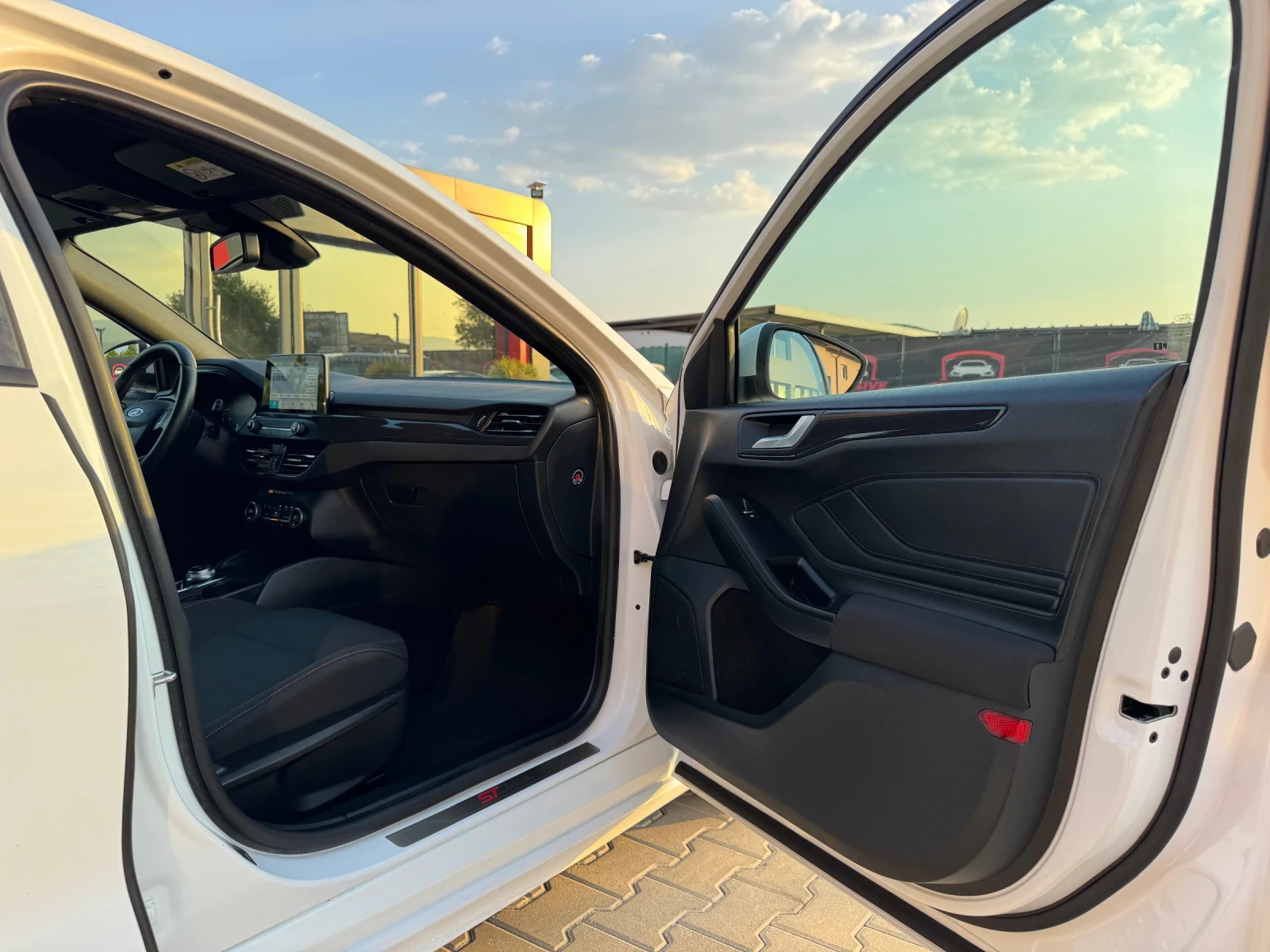 Ford Focus ST-LINE 1.5TDCI FULL | Mobile.bg — изображение 13