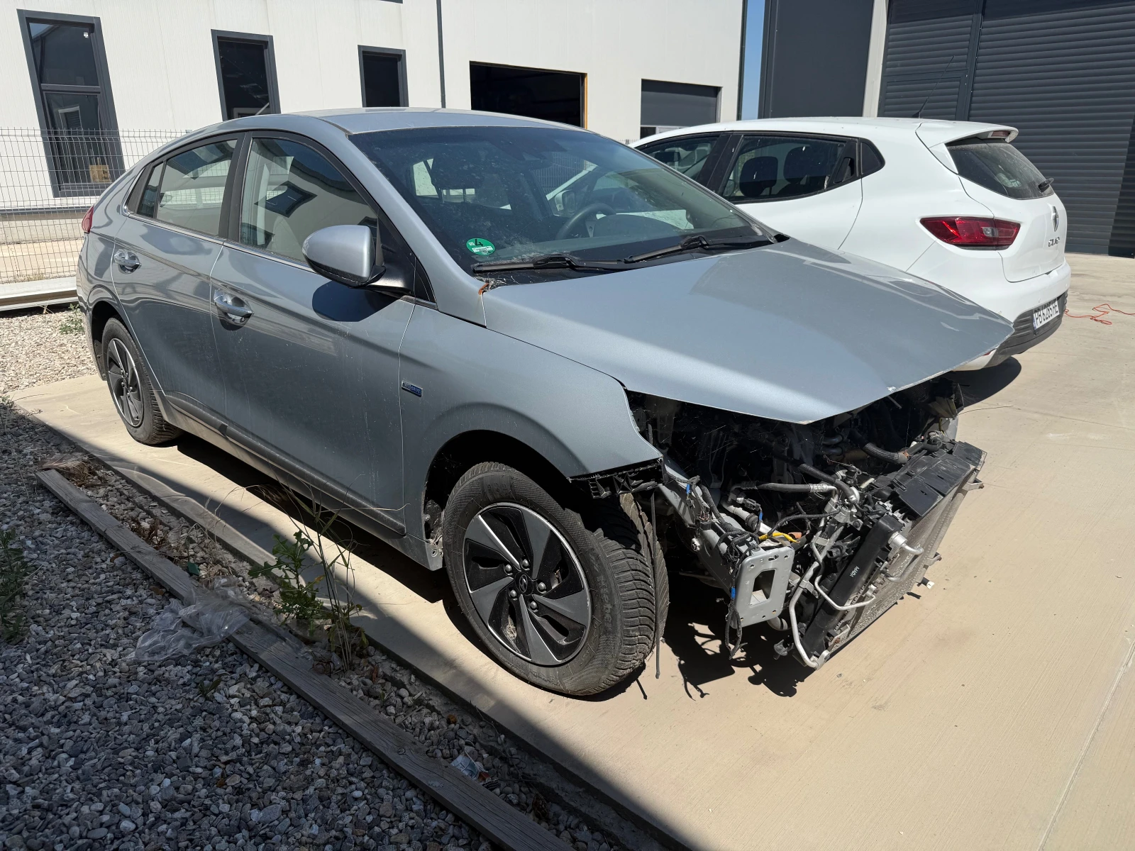 Hyundai Ioniq 1.6i-hybrid - изображение 6