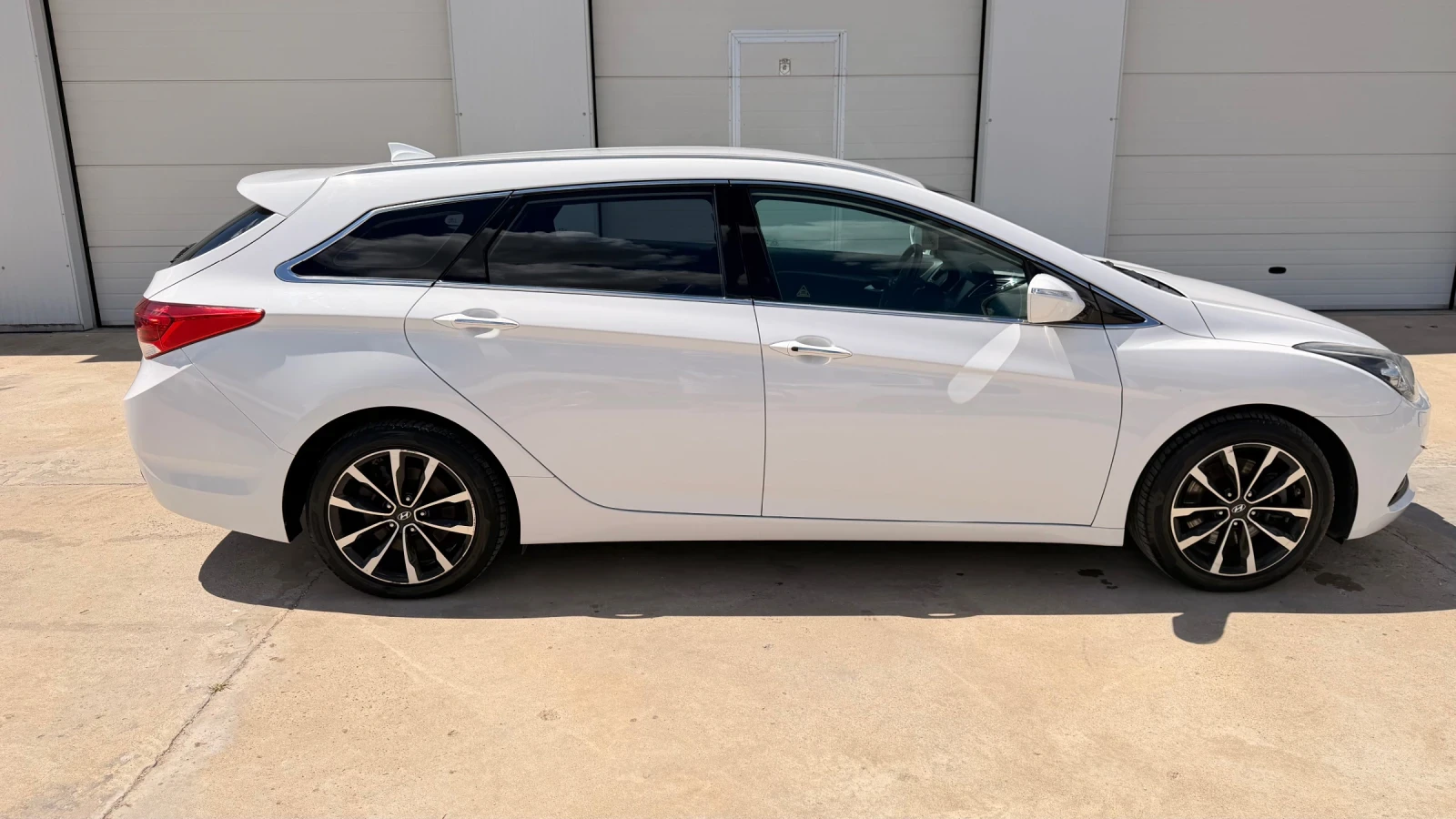 Hyundai I40 1.7crdi * Led* Navi* Facelife* UNIKAT, снимка 13 - Автомобили и джипове - 51857428