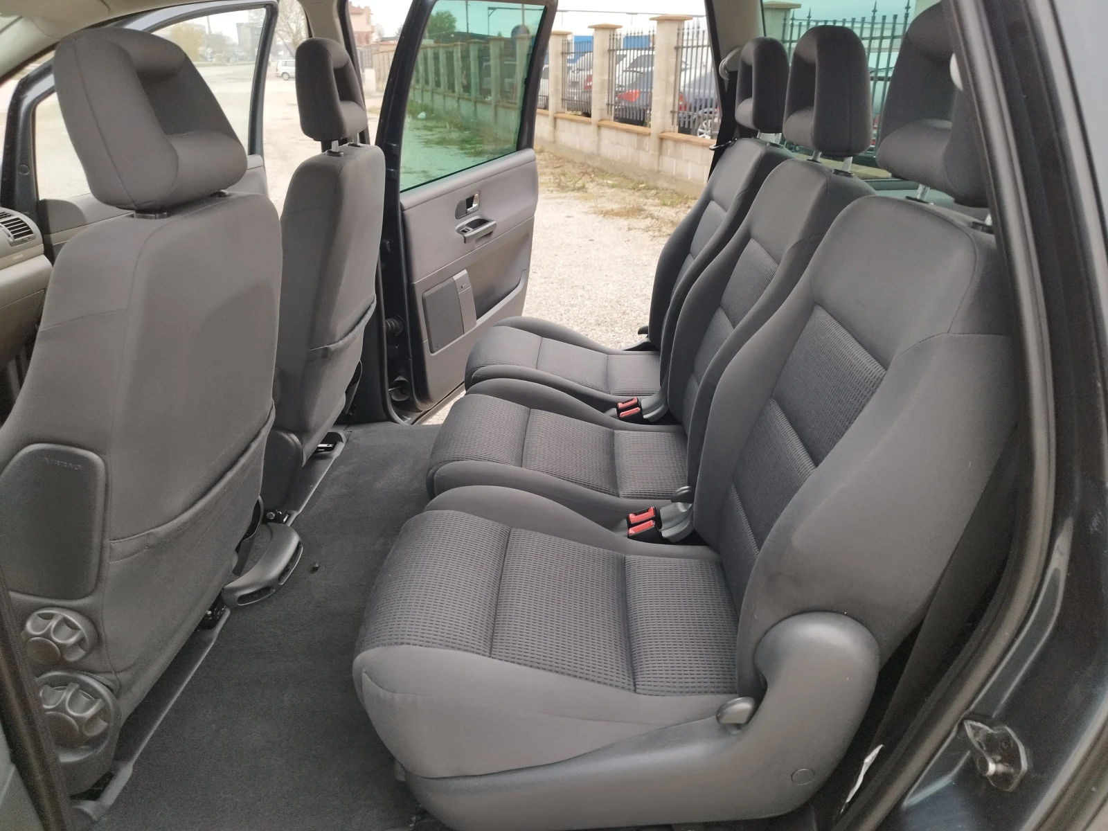VW Sharan 2, 0 TDI 140 EURO 4 - изображение 10