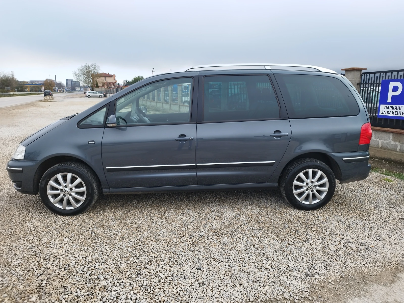 VW Sharan 2, 0 TDI 140 EURO 4 - изображение 2