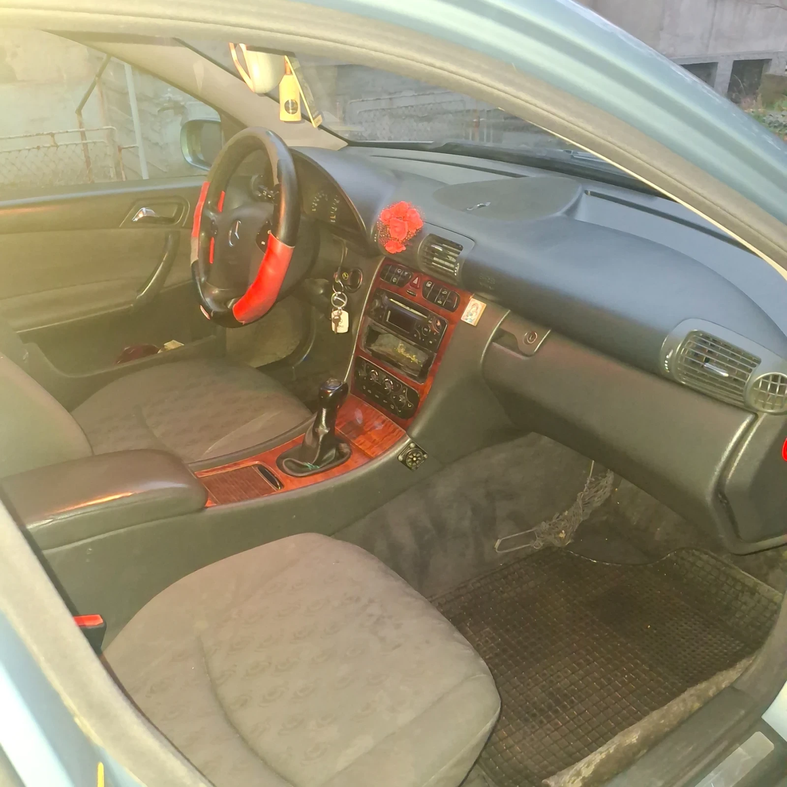 Mercedes-Benz C 200, снимка 3 - Автомобили и джипове - 53718574