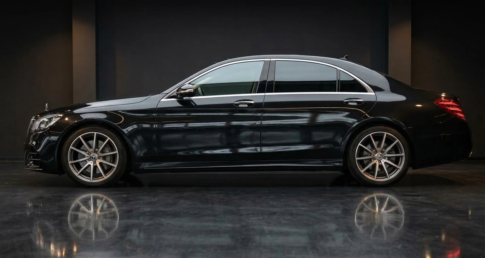 Mercedes-Benz S 560  Long 4Matic AMG-Line, снимка 2 - Автомобили и джипове - 53838548