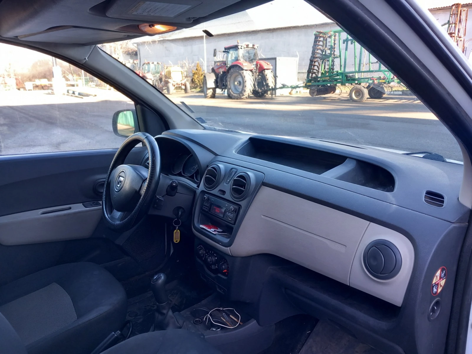 Dacia Dokker, снимка 8 - Автомобили и джипове - 53903499