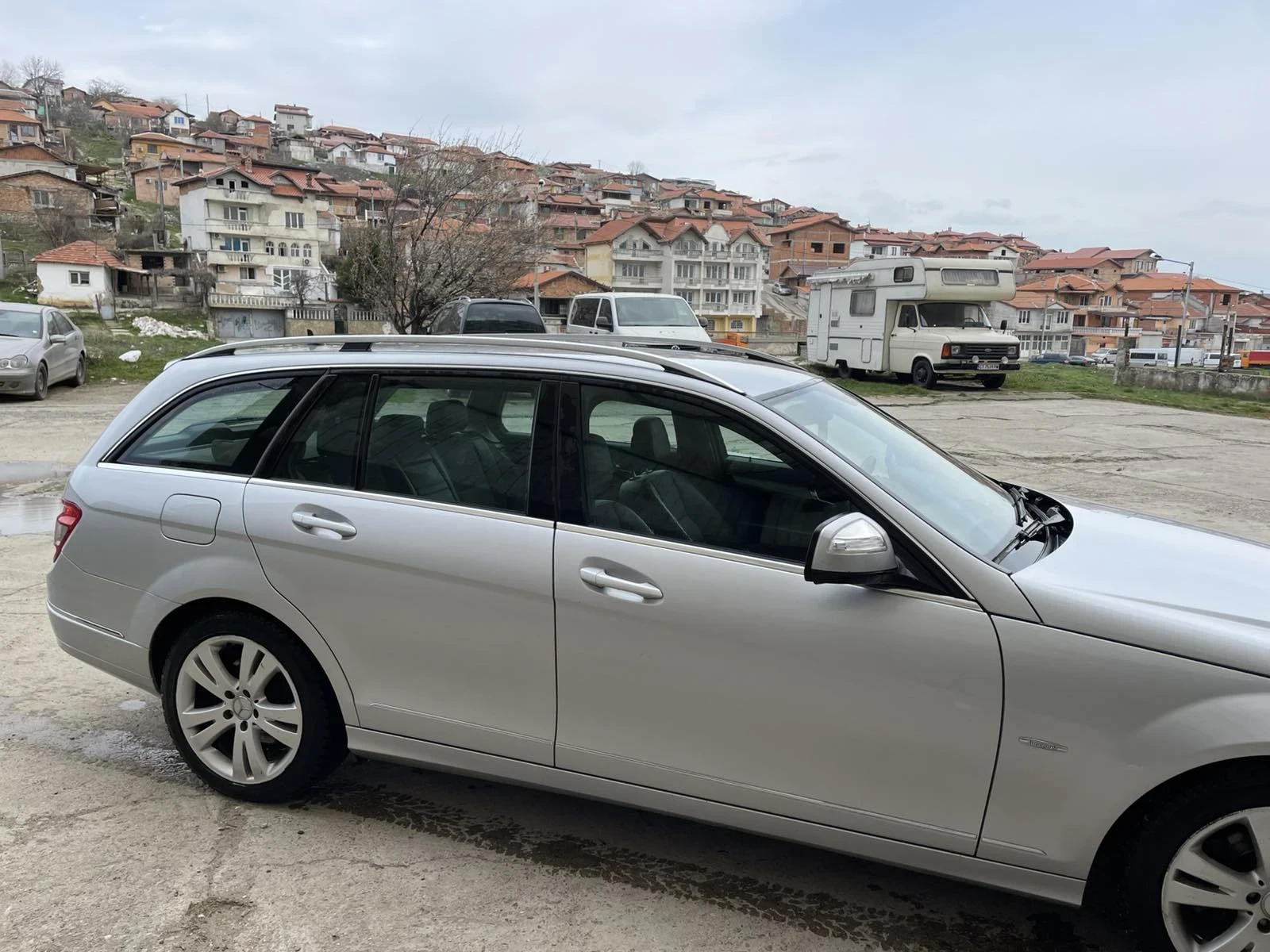 Mercedes-Benz C 220, снимка 3 - Автомобили и джипове - 53927535