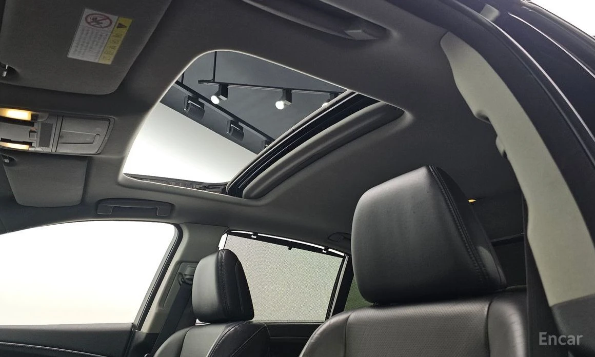 Honda Legend 3.5* ПОДГРЕВ* ОБДУХВАНЕ* КАМЕРА* LANE* ASSIST* , снимка 16 - Автомобили и джипове - 54196500