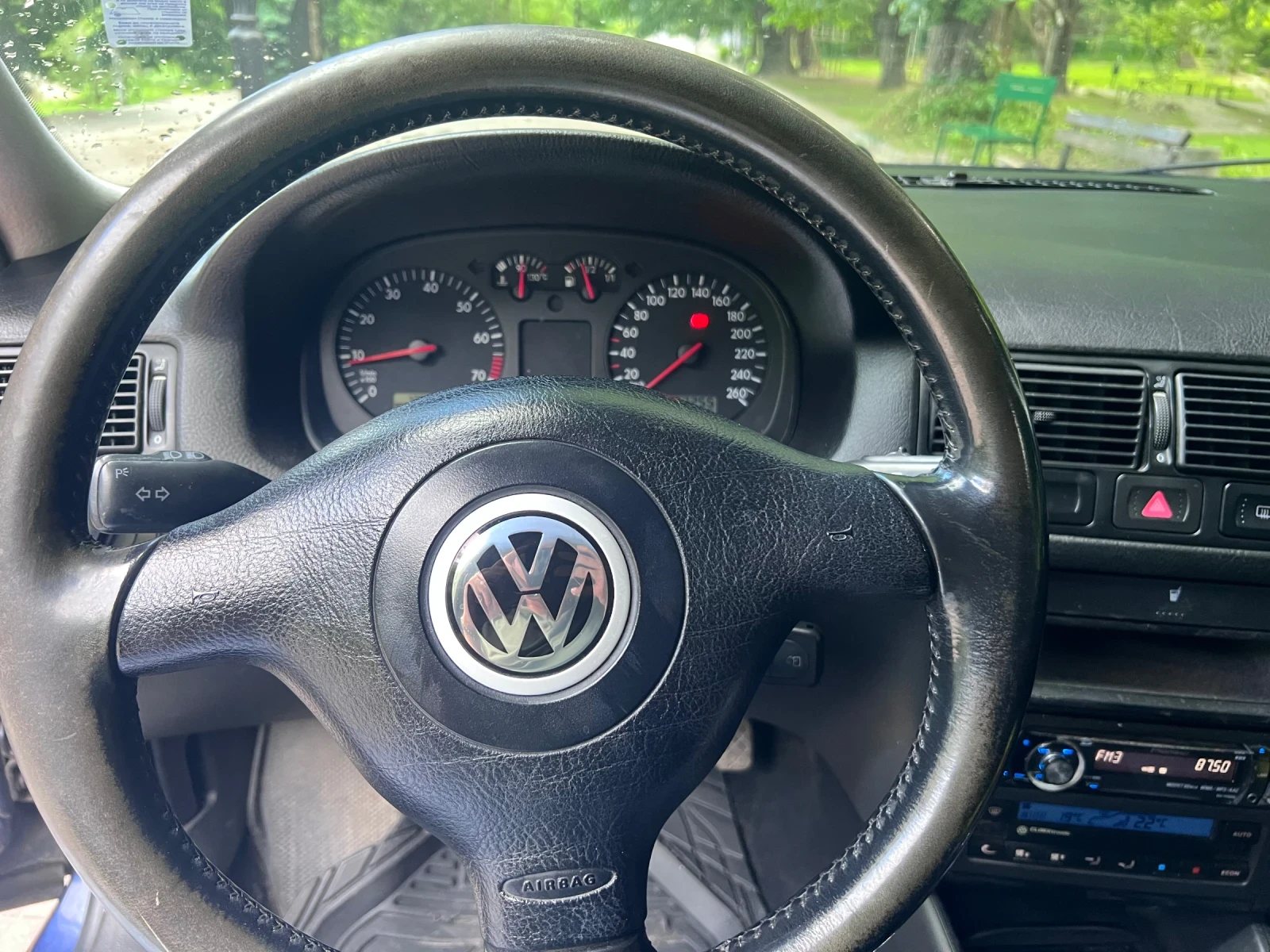 VW Golf 1.6 LPG, снимка 7 - Автомобили и джипове - 54715147