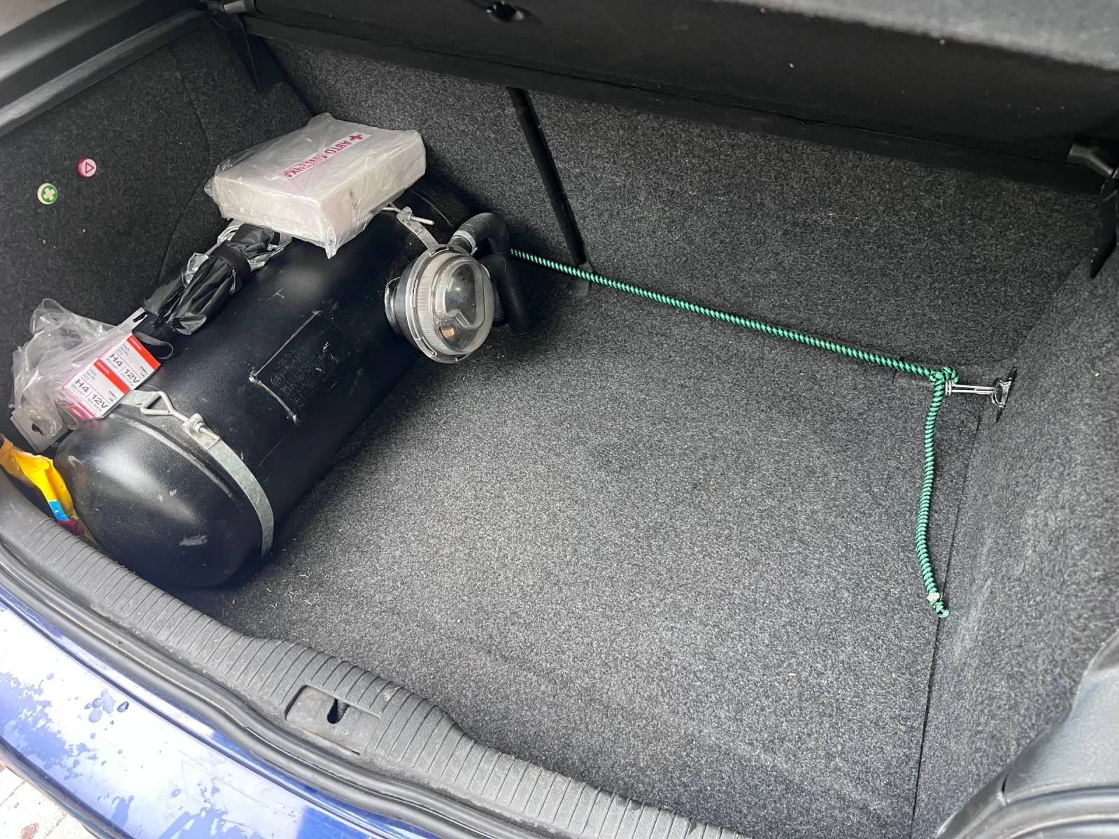VW Golf 1.6 LPG, снимка 9 - Автомобили и джипове - 54715147