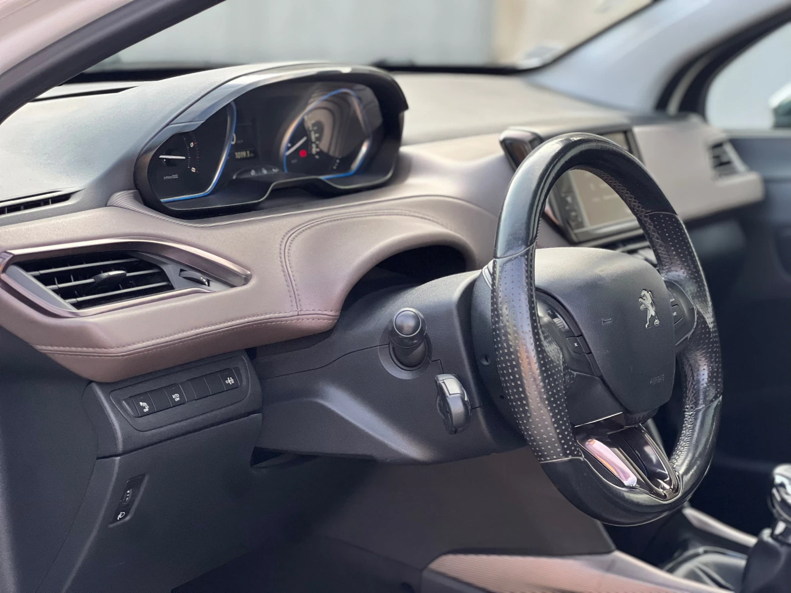 Peugeot 2008 PANORAMA NAVI KLIMATRONIC, снимка 12 - Автомобили и джипове - 54828971