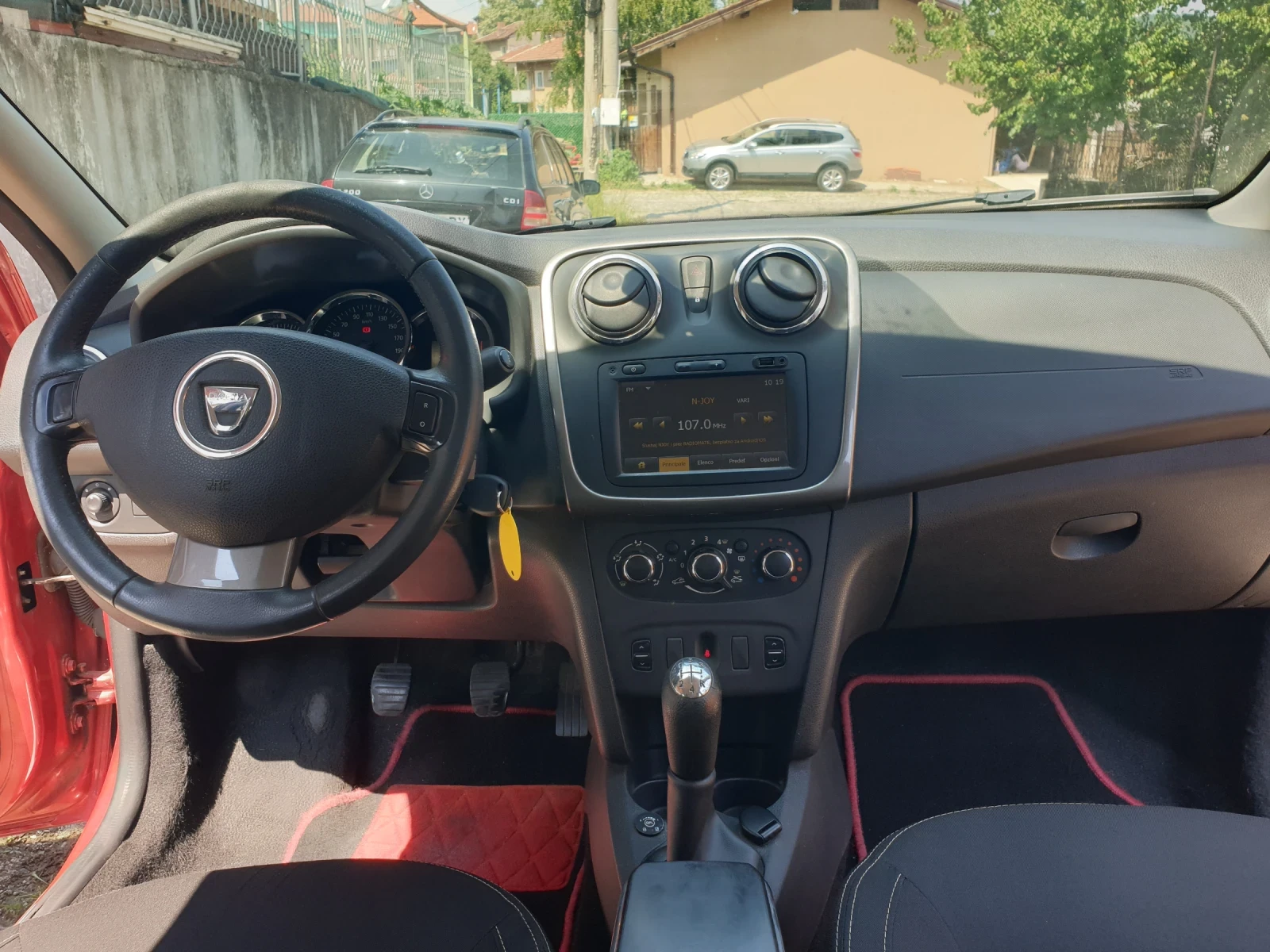 Dacia Sandero 1.2 GAZ, снимка 9 - Автомобили и джипове - 55339226