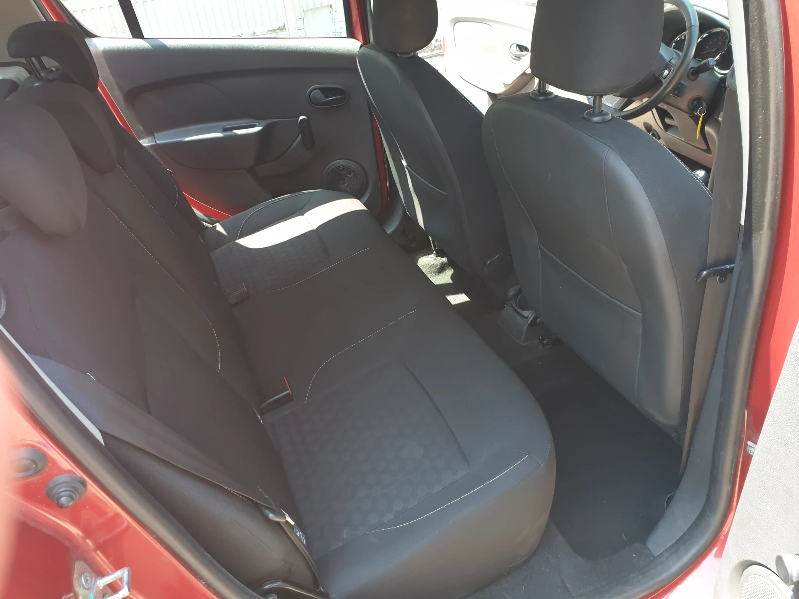 Dacia Sandero 1.2 GAZ, снимка 11 - Автомобили и джипове - 55339226