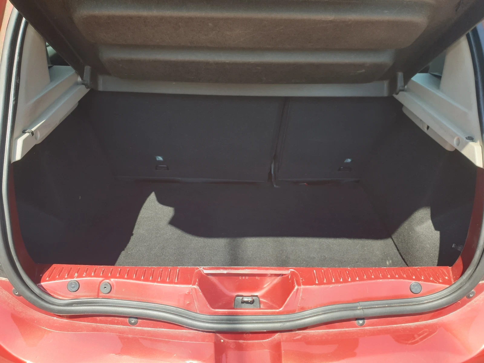 Dacia Sandero 1.2 GAZ, снимка 13 - Автомобили и джипове - 55339226