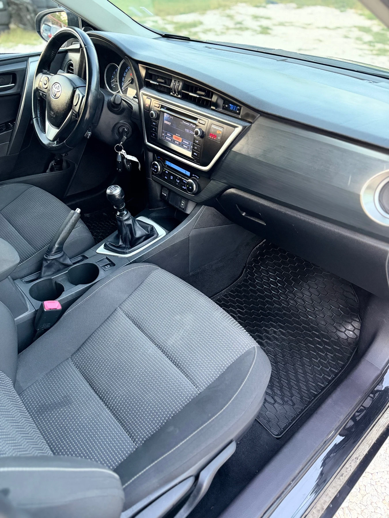 Toyota Auris 2.0 D-4D Life, снимка 11 - Автомобили и джипове - 55948756