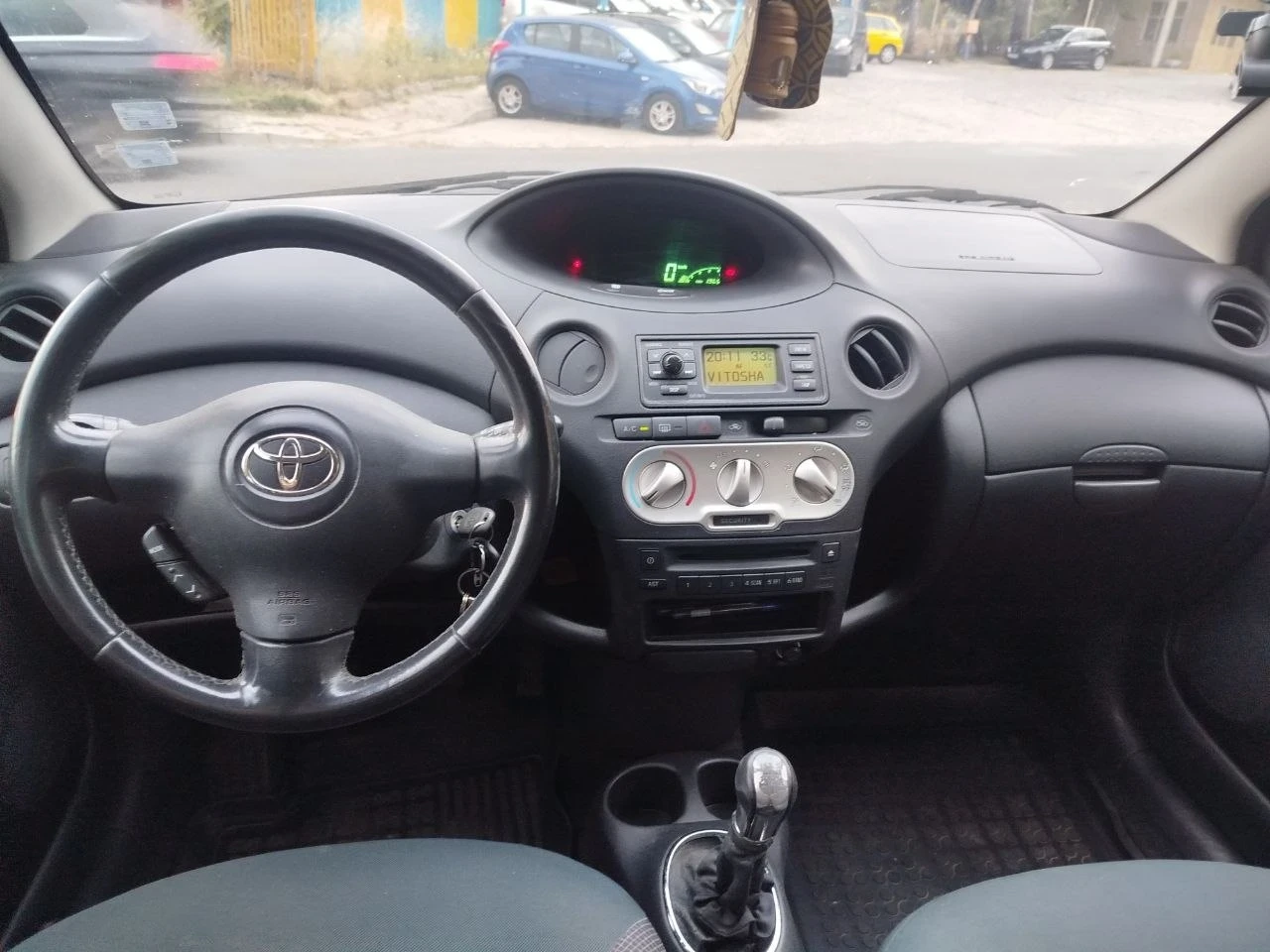 Toyota Yaris 1.4 D4D, снимка 8 - Автомобили и джипове - 56045854