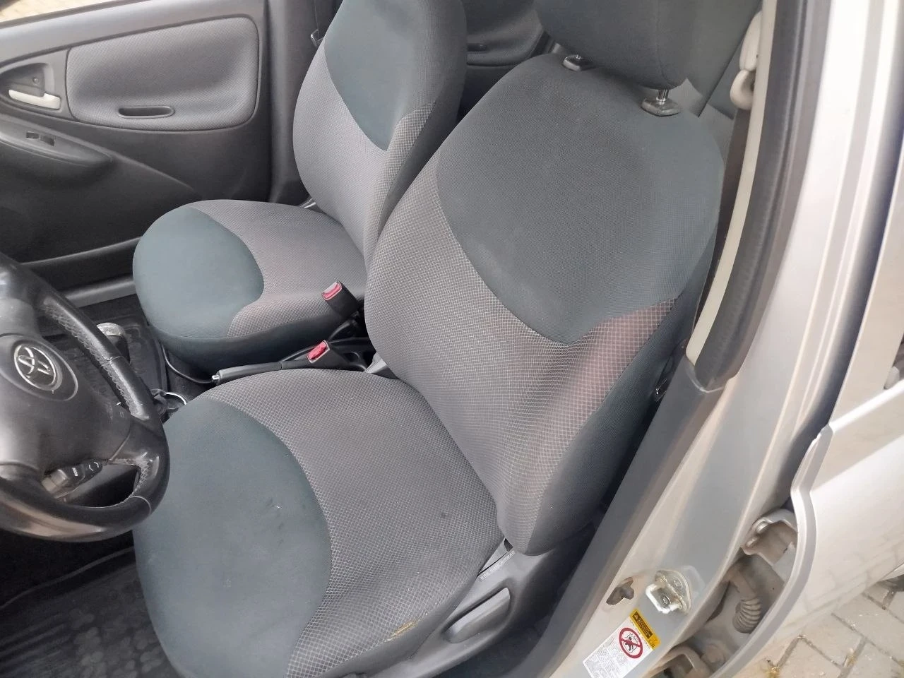 Toyota Yaris 1.4 D4D, снимка 13 - Автомобили и джипове - 56045854