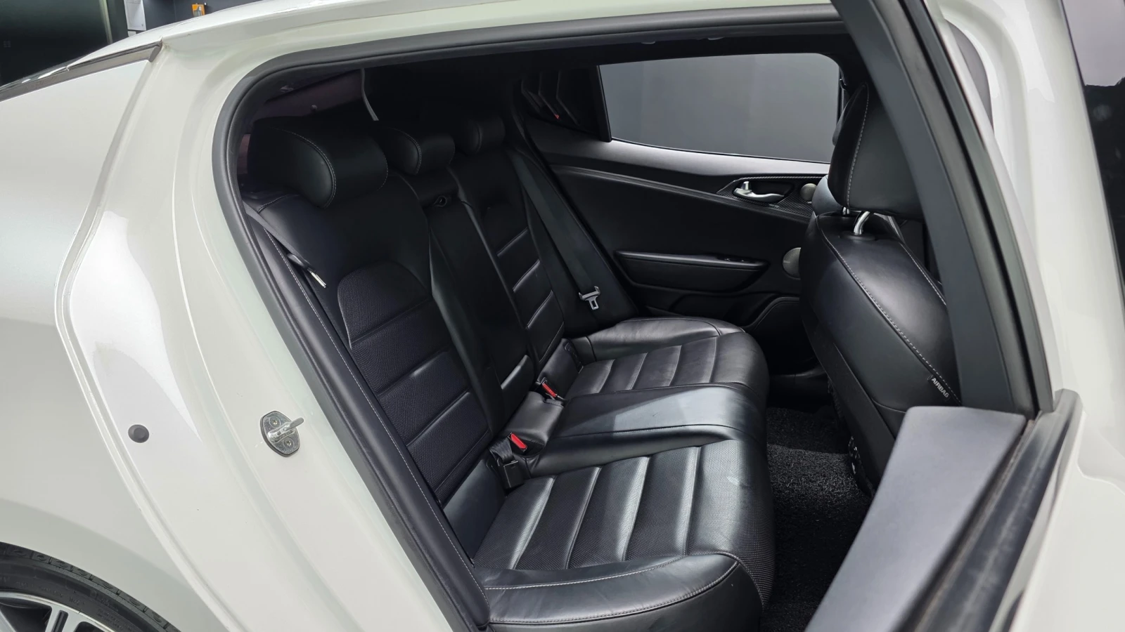 Kia Stinger 3.3 Turbo 2WD GT, снимка 11 - Автомобили и джипове - 56324826